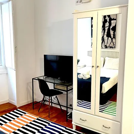 Need Praca Flores Apartment Lissabon